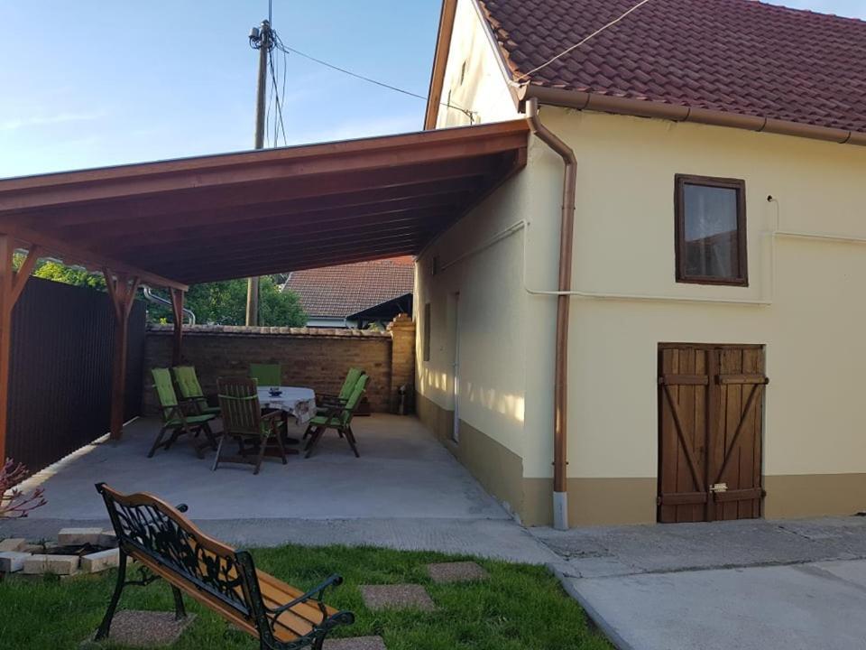 Dm Vendeghaz Villány Exteriör bild